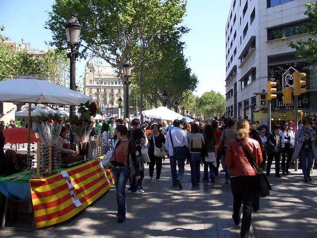 strada affollata di Barcellona
