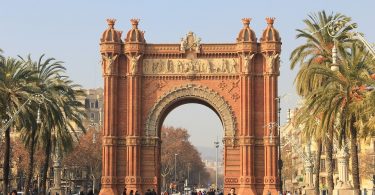 arco di pietra a barcellona