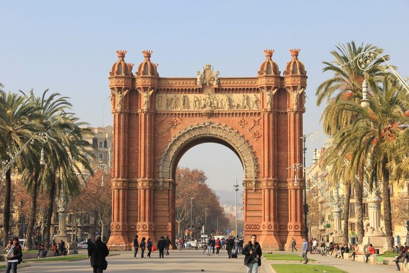 arco di pietra a barcellona