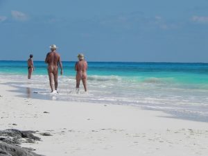 spiaggia nudista