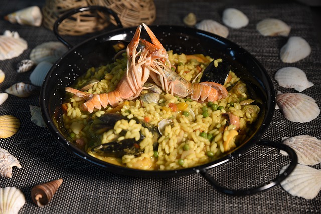 paella con gamberi interi