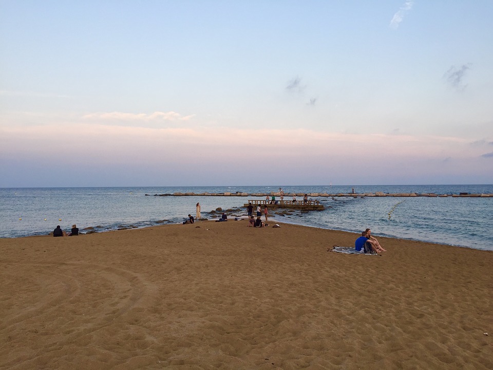 Le Spiagge Per Nudisti Di Barcellona