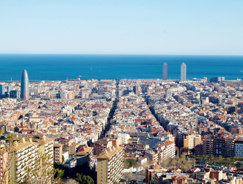 quartieri di barcellona davanti al mare